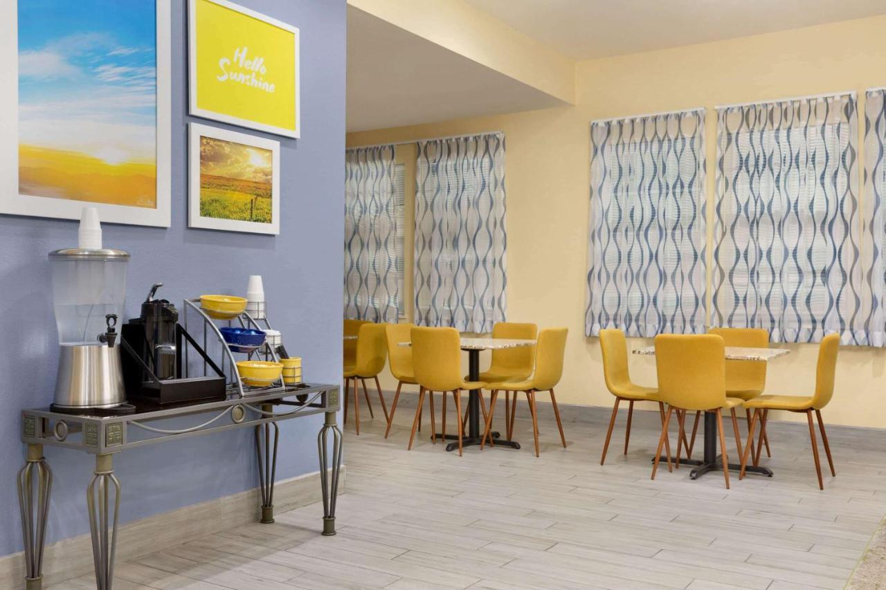 Days Inn & Suites By Wyndham Dfw Airport South-Euless Bagian luar foto