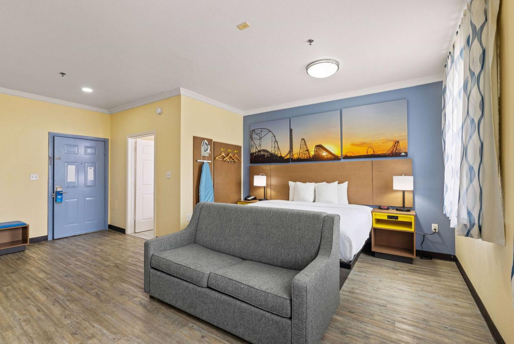 Days Inn & Suites By Wyndham Dfw Airport South-Euless Bagian luar foto