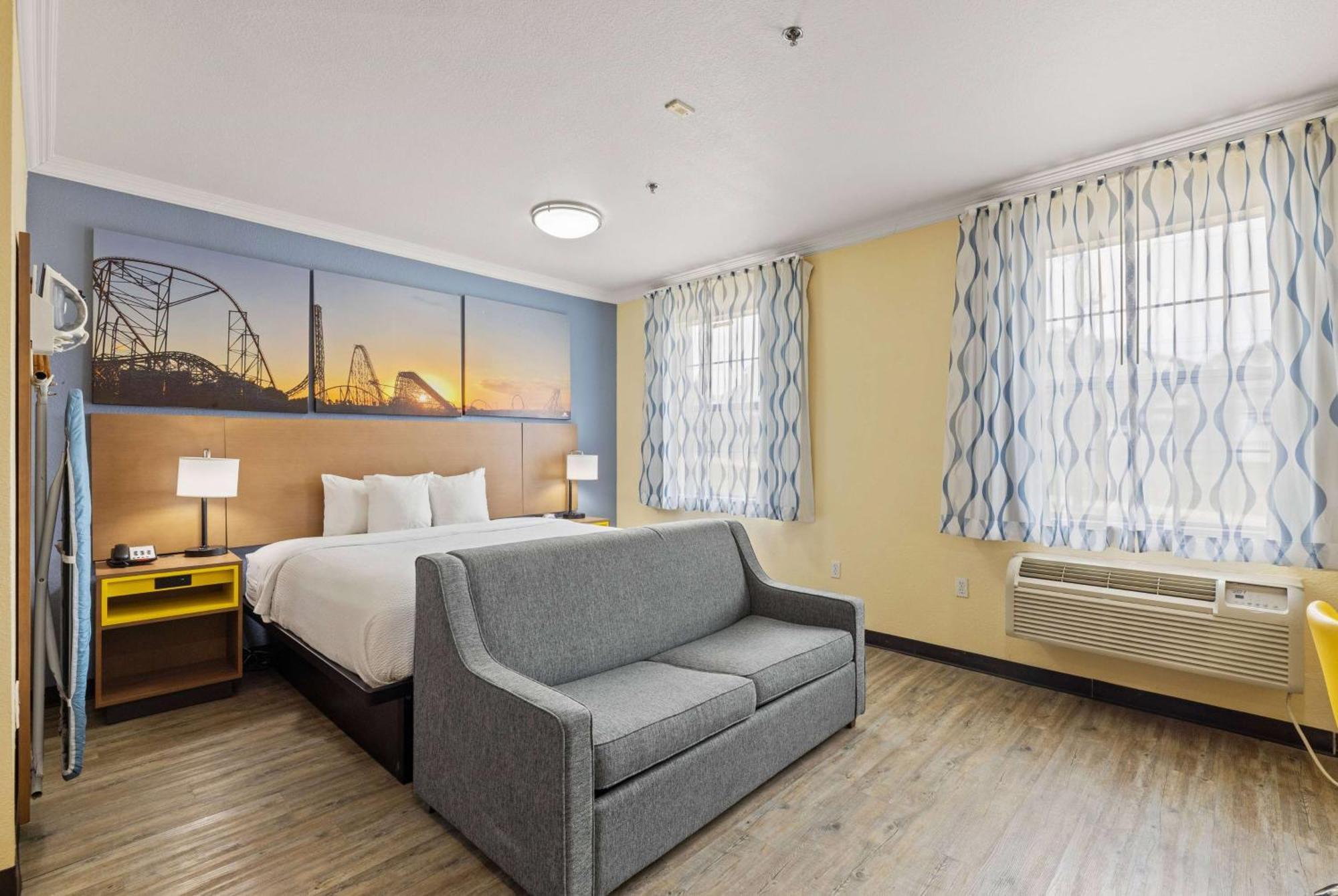 Days Inn & Suites By Wyndham Dfw Airport South-Euless Bagian luar foto