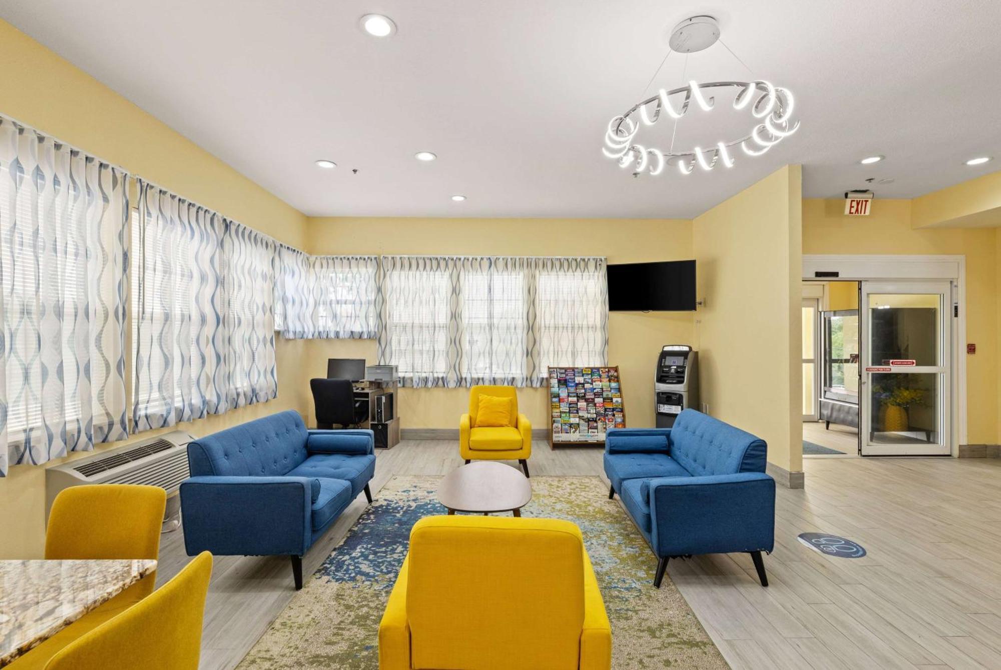 Days Inn & Suites By Wyndham Dfw Airport South-Euless Bagian luar foto